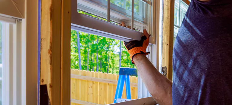 >Bay Window Curtain Rail Track in Lakeside, FL